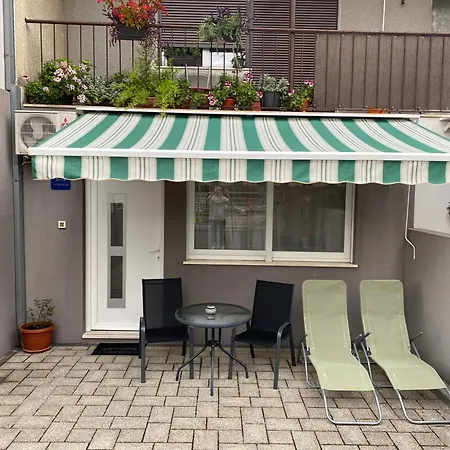 Prestige With Free Parking Apartmán Split