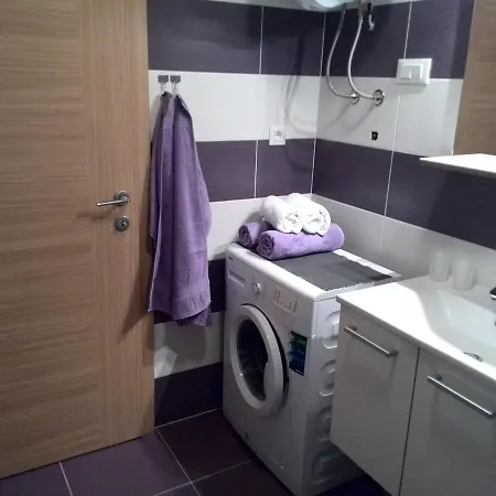 Prestige With Free Parking Apartment *